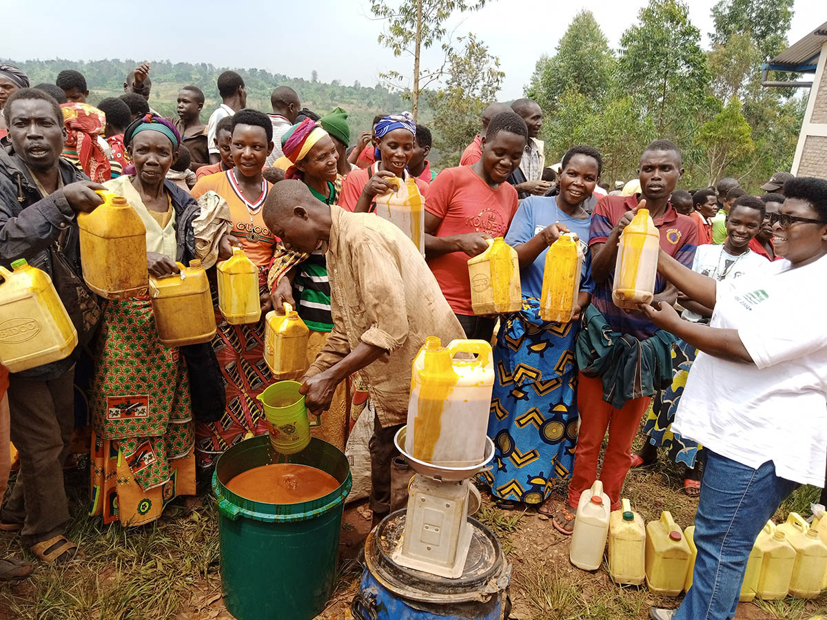 Appui aux ménages victimes des intempéries dues au changement climatique à Bugenyuzi.